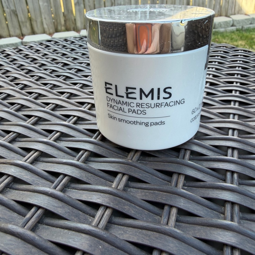 ELEMIS Dynamic Resurfacing Facial Pads - White and Silver